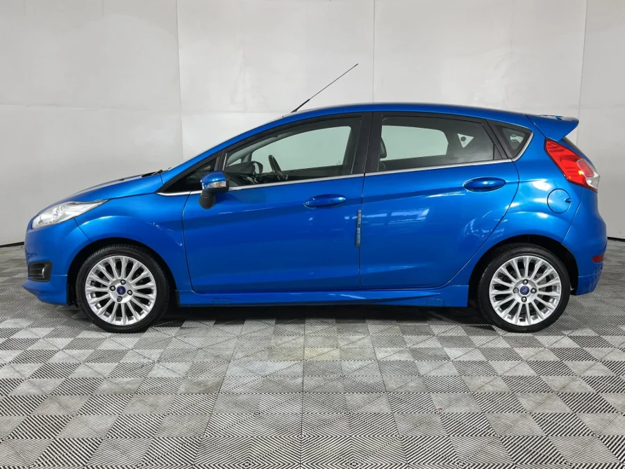 Used 2016 Ford Fiesta 5-door 1.0T Titanium - WeBuyCars The Dome