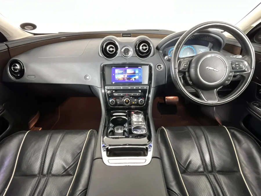 Used 2017 Jaguar XJ L 3.0D Premium Luxury - WeBuyCars The Dome