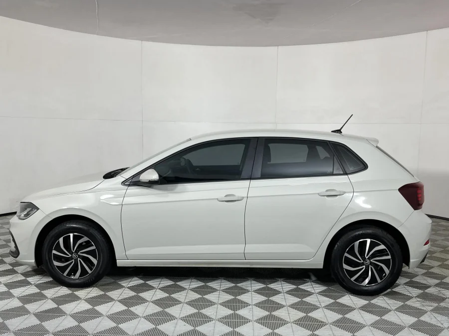 Used 2024 Volkswagen Polo hatch 1.0TSI Life manual - WeBuyCars JHB South