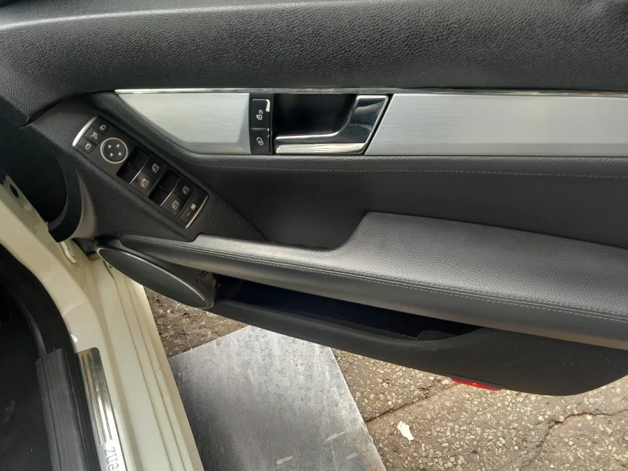 Used 2013 Mercedes-Benz C-Class C200 Elegance auto - Carmart Auto Dealer