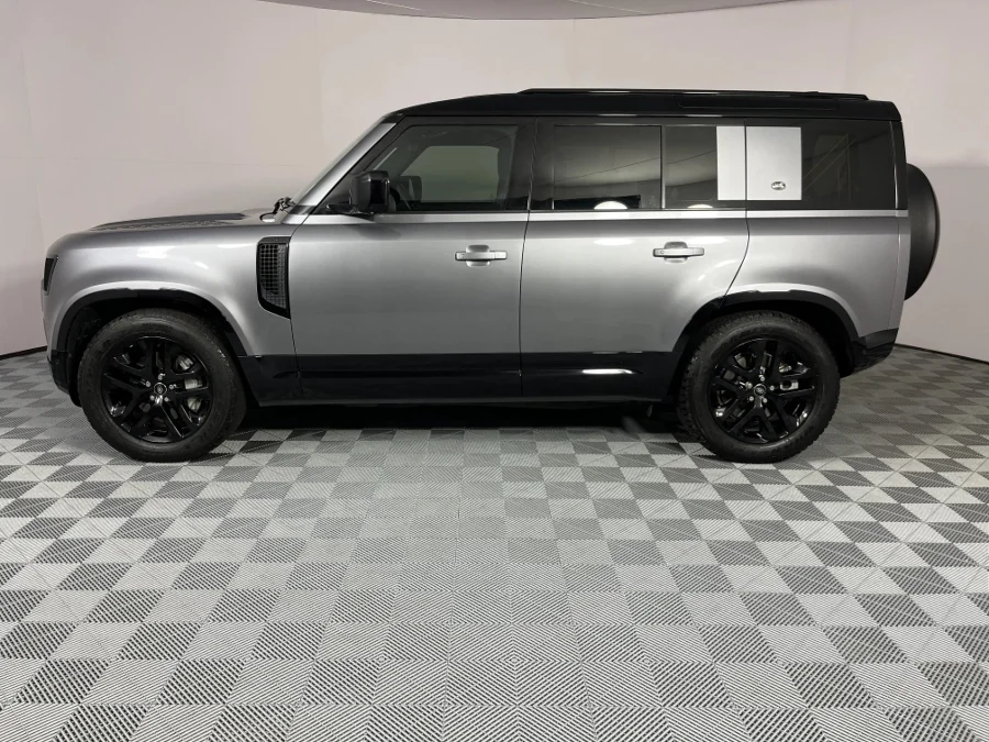 Used 2022 Land Rover Defender 110 D300 X-Dynamic HSE - WeBuyCars Lansdowne