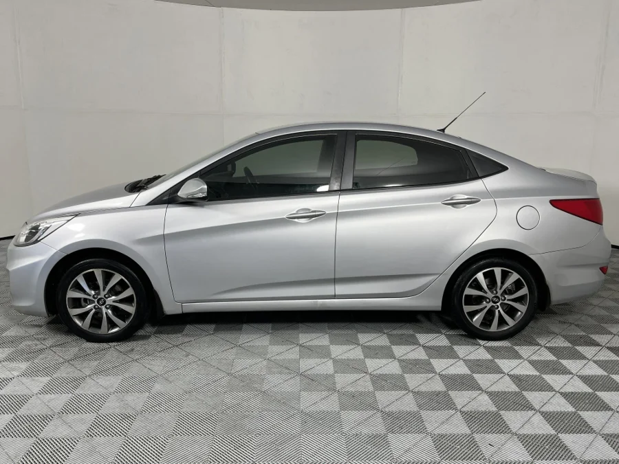 Used 2017 Hyundai Accent sedan 1.6 Fluid auto - WeBuyCars The Dome