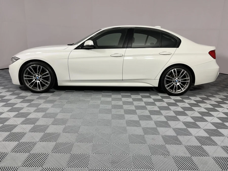 Used 2013 BMW 3 Series 328i Luxury sports-auto - WeBuyCars Lansdowne