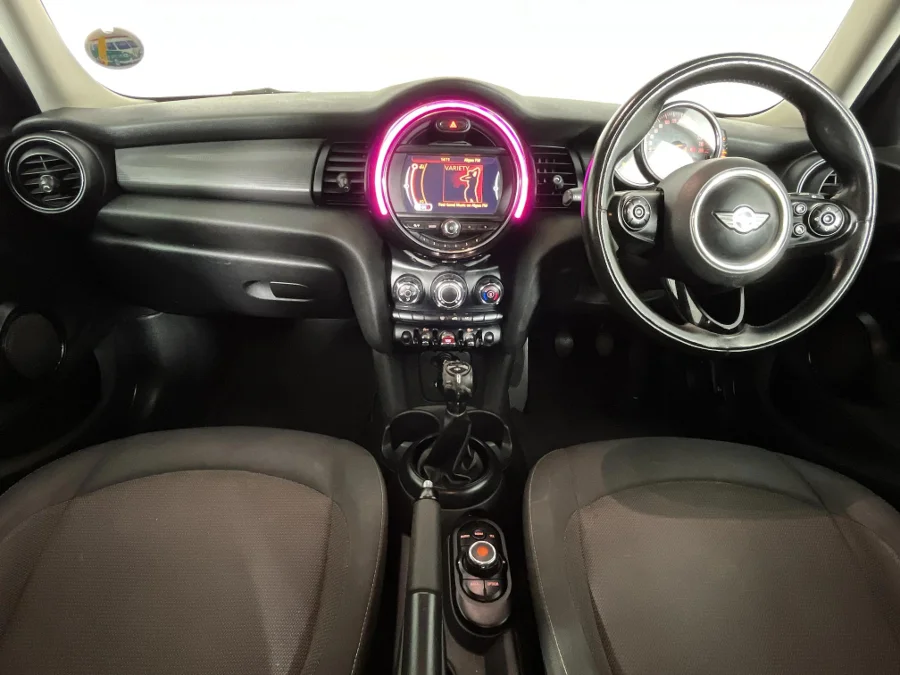 Used 2015 MINI Hatch Cooper Hatch 5-door Seven 7 - WeBuyCars Gqeberha