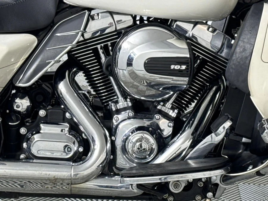 Used 2015 Harley Davidson Touring Street Glide Special - WeBuyCars Midstream