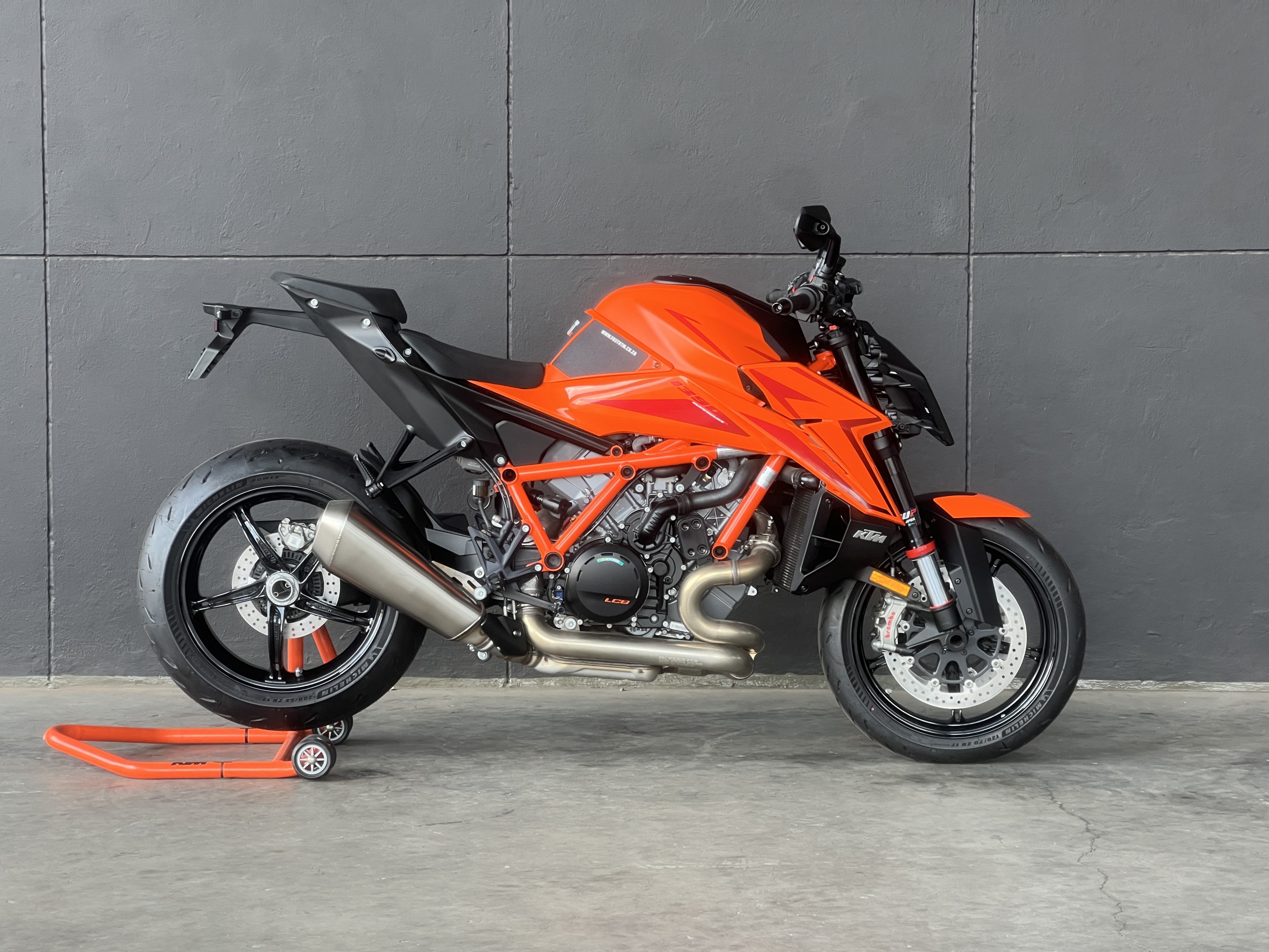 KTM 1390 SUPER DUKE R