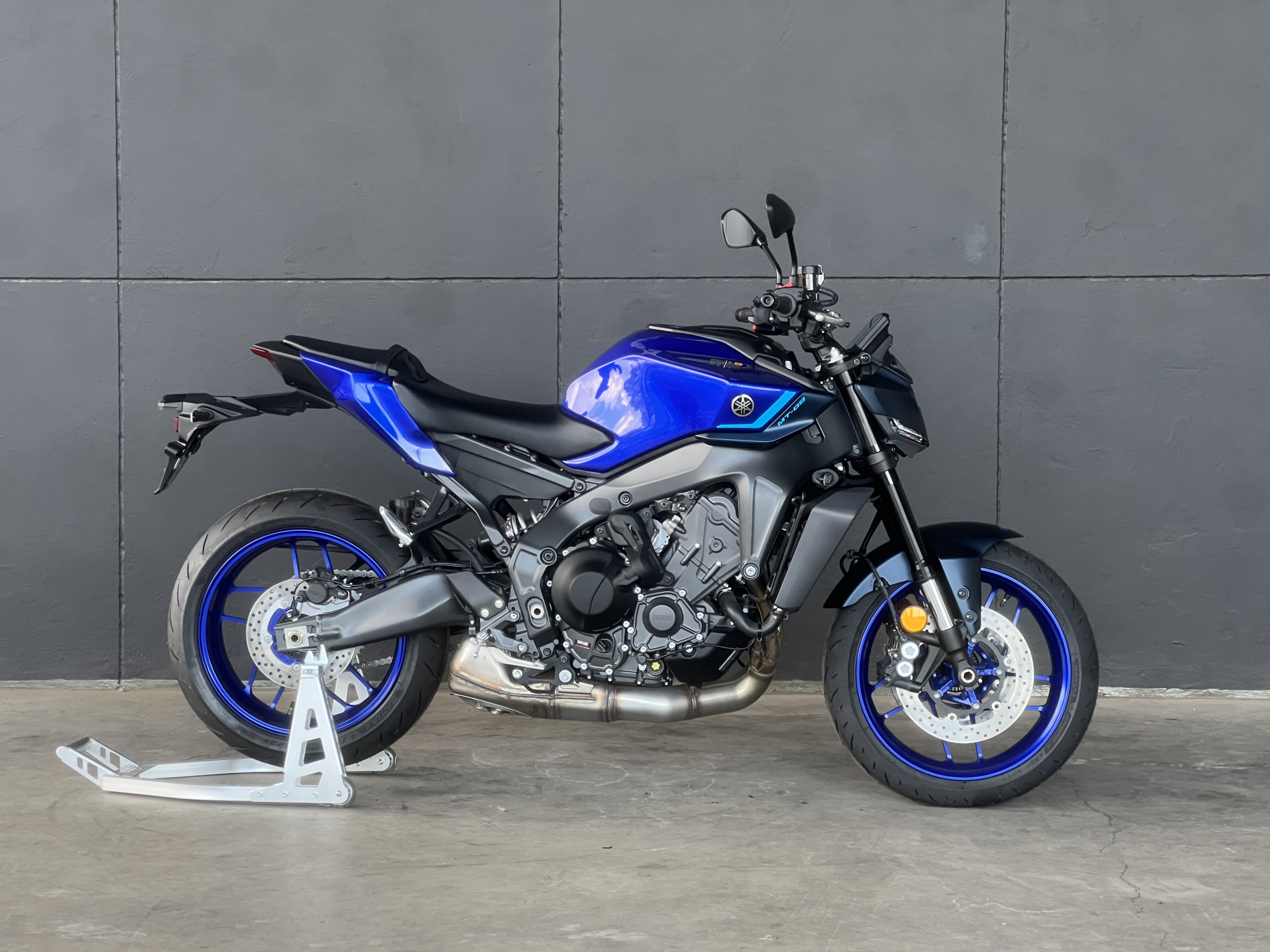 YAMAHA MT-09