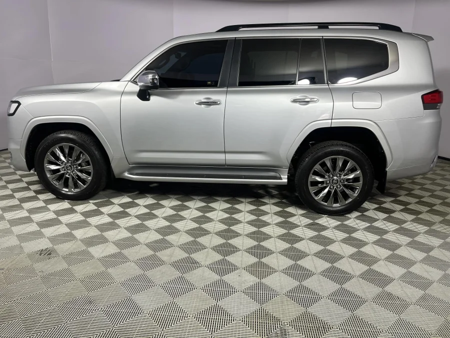 Used 2023 Toyota Land Cruiser 300 3.3D ZX - WeBuyCars Riverhorse