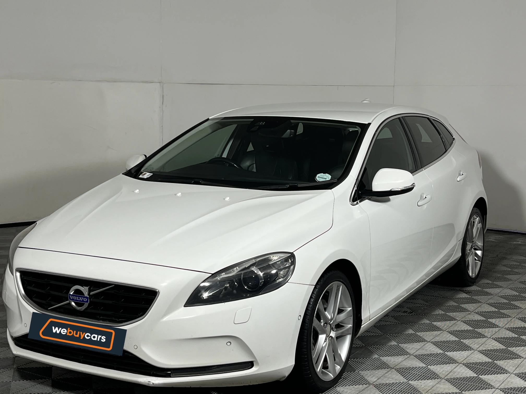 Used 2015 Volvo V40 T3 Elite