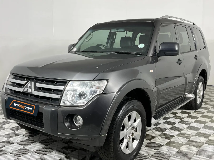 Used 2012 Mitsubishi Pajero 5-door 3.2DI-D GLX - WeBuyCars Silverlakes Used 2012 Mitsubishi Pajero 5-door 3.2DI-D GLX - WeBuyCars Silverlakes