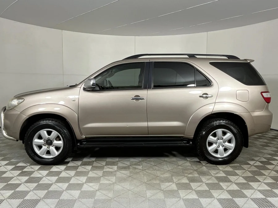 Used 2011 Toyota Fortuner V6 4.0 - WeBuyCars Polokwane Used 2011 Toyota Fortuner V6 4.0 - WeBuyCars Polokwane