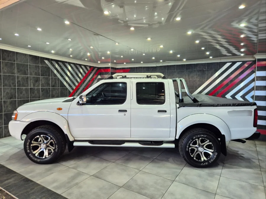Used 2015 Nissan NP300 Hardbody 2.4 double cab Hi-rider - Golden Era Motors