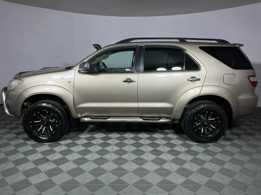 Used 2009 Toyota Fortuner 3.0D-4D - WeBuyCars Rustenburg