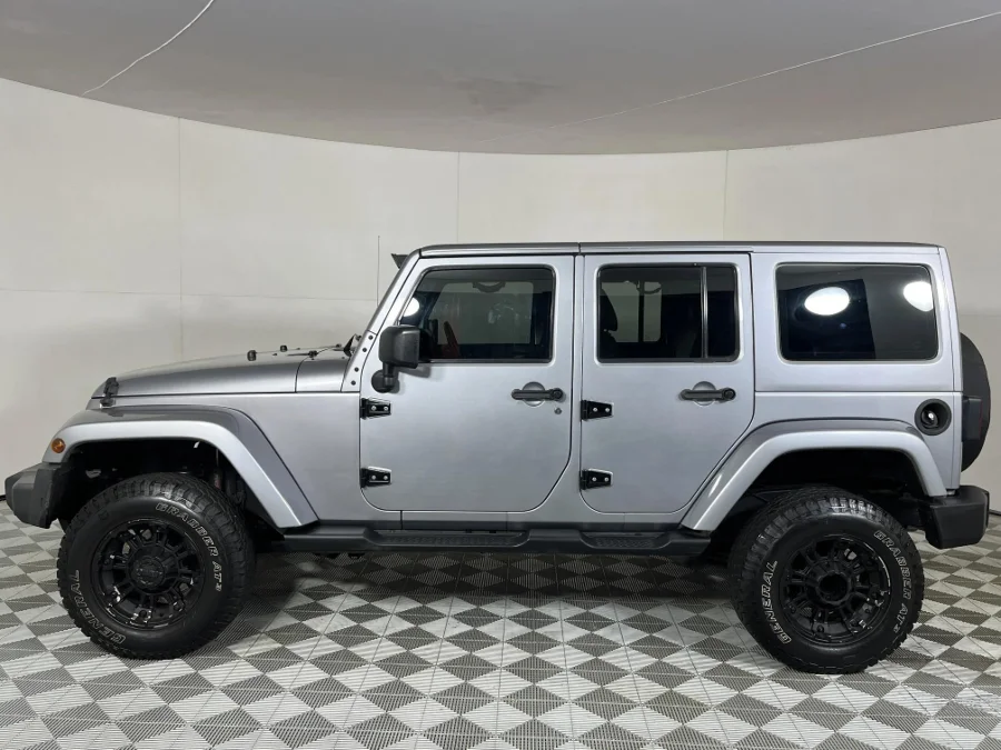 Used 2015 Jeep Wrangler Unlimited Sahara 3.6L 75th Anniversary Edition - WeBuyCars JHB South