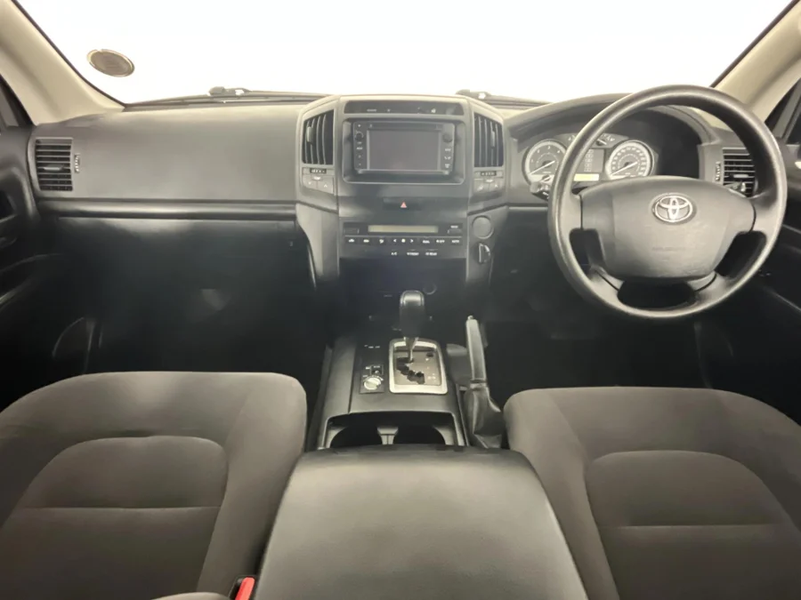 Used 2017 Toyota Land Cruiser 200 4.5D-4D V8 GX-R - WeBuyCars Midstream