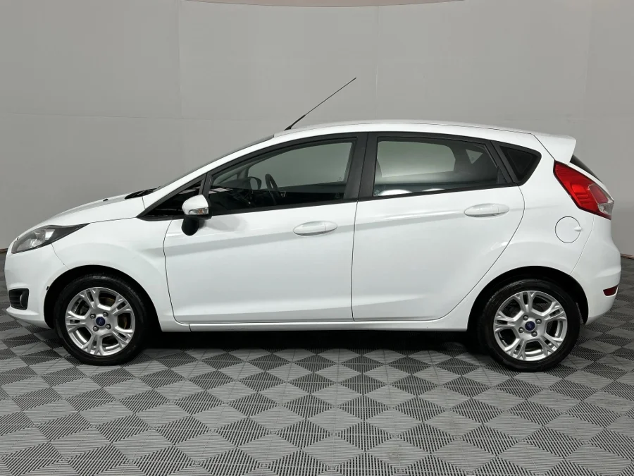 Used 2016 Ford Fiesta 5-door 1.0T Ambiente - WeBuyCars Richmond