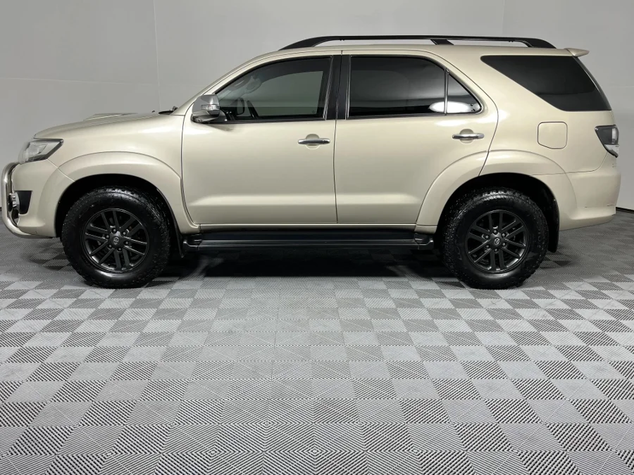 Used 2015 Toyota Fortuner 3.0D-4D 4x4 Limited auto - WeBuyCars Montana