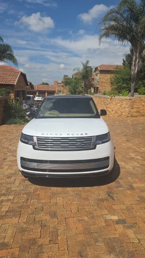 New 2025 Land Rover Range Rover P530 HSE