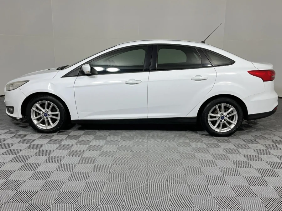 Used 2017 Ford Focus sedan 1.0T Ambiente - WeBuyCars Montana