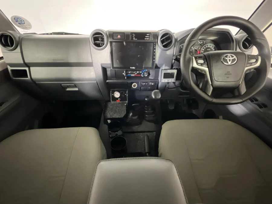 Used 2020 Toyota Land Cruiser 76 4.5D-4D V8 station wagon LX - WeBuyCars The Dome