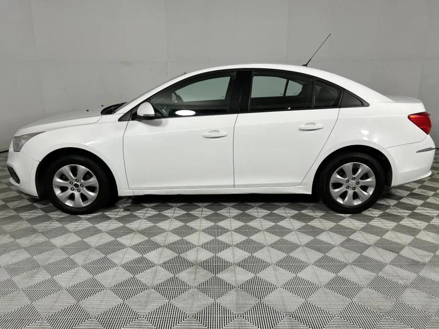 Used 2016 Chevrolet Cruze sedan 1.6 LS - WeBuyCars Richmond Used 2016 Chevrolet Cruze sedan 1.6 LS - WeBuyCars Richmond
