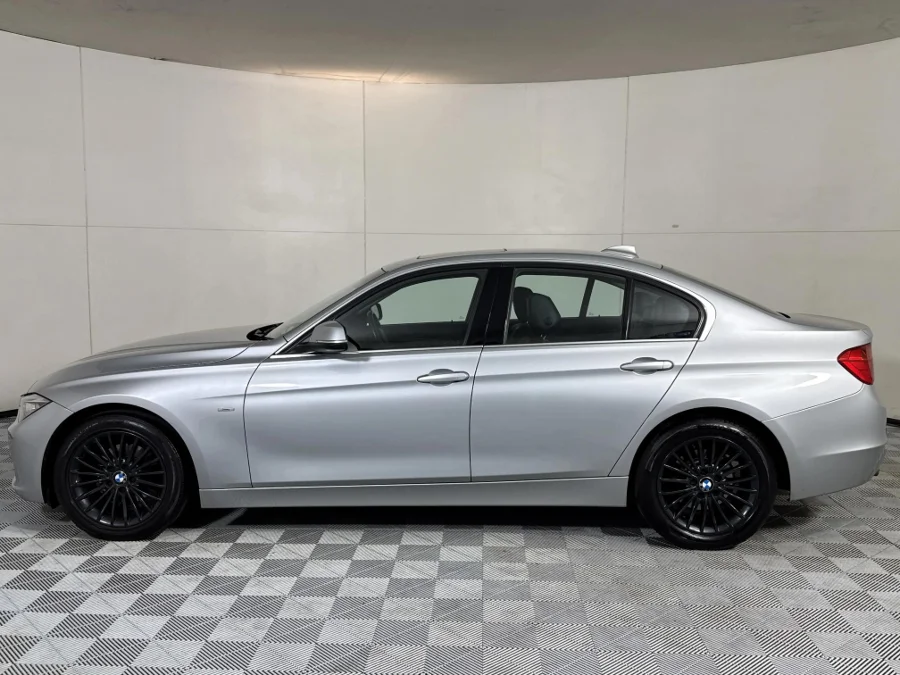 Used 2013 BMW 3 Series 320i Luxury sports-auto - WeBuyCars Midstream