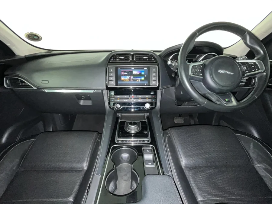 Used 2017 Jaguar F-Pace 35t AWD R-Sport - WeBuyCars Montana