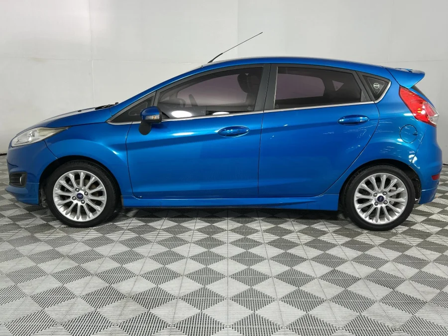 Used 2014 Ford Fiesta 5-door 1.0T Titanium - WeBuyCars Lansdowne