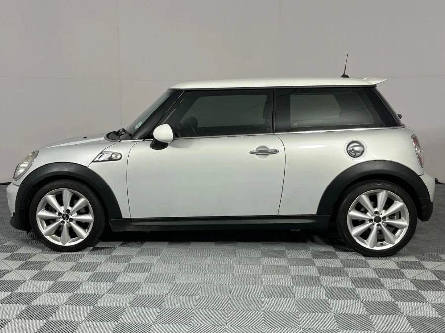 Used 2011 MINI Hatch Cooper S - WeBuyCars Lansdowne