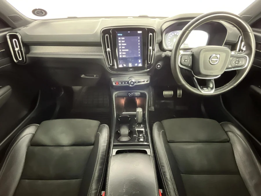 Used 2019 Volvo XC40 T5 AWD R-Design - WeBuyCars Montana