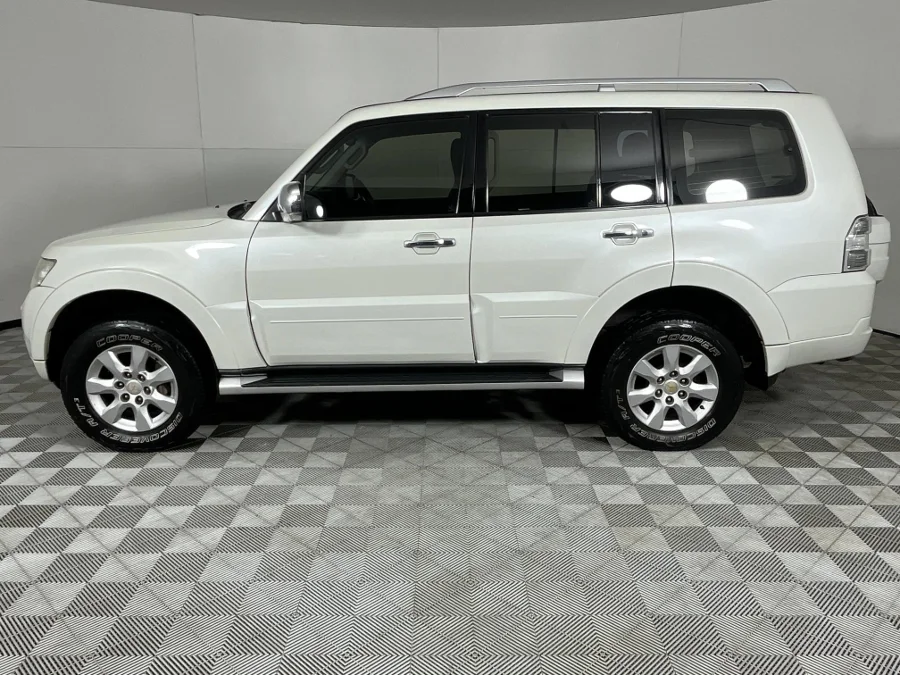 Used 2010 Mitsubishi Pajero 5-door 3.2DI-D GLS Exceed Pajero Legend Limited Edition 100 - WeBuycars East London