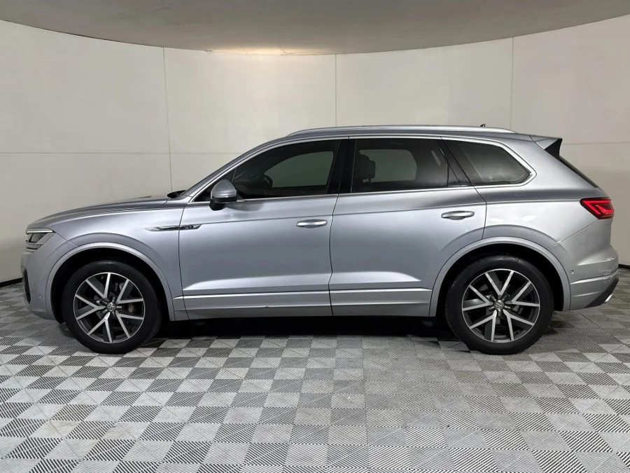 Used 2018 Volkswagen Touareg V6 TDI Executive R-Line - WeBuyCars Midstream