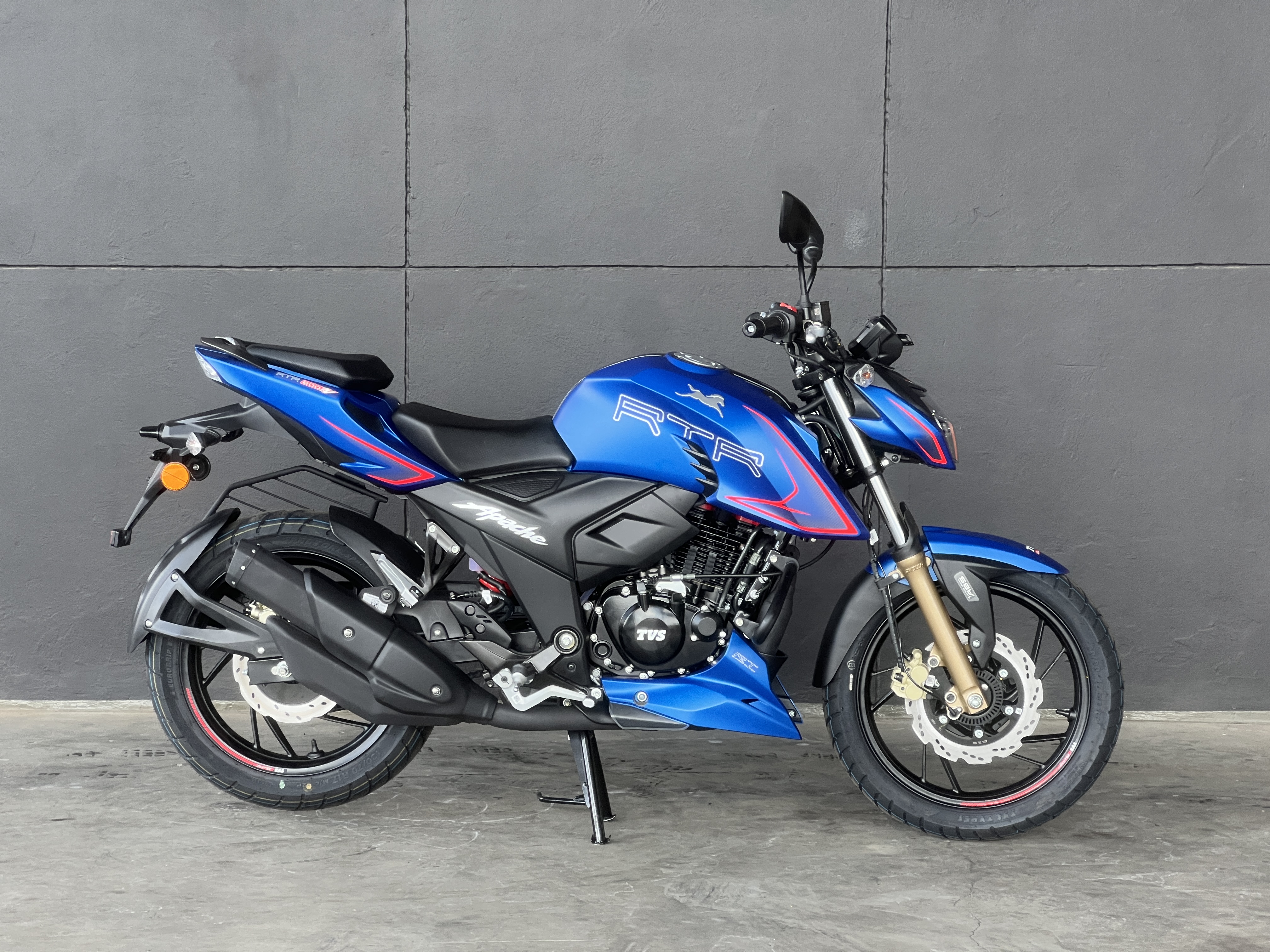 TVS APACHE RTR 200 FI