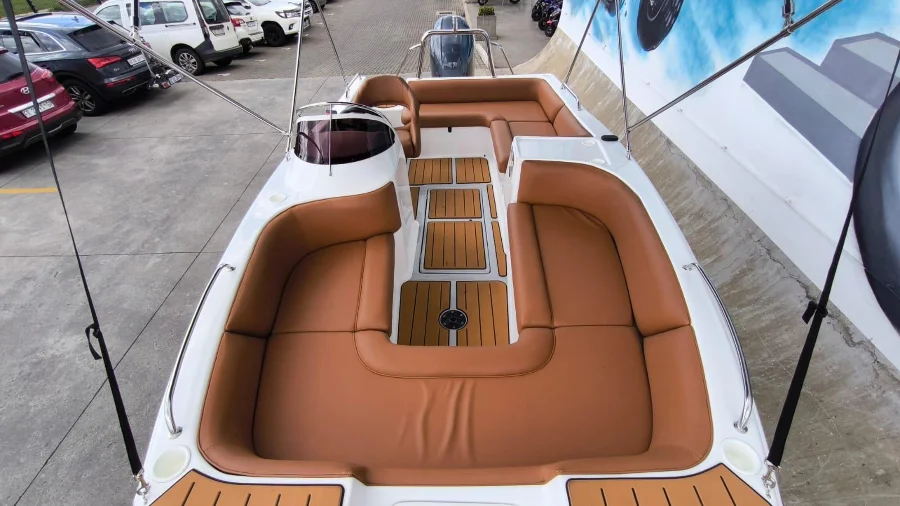 Used 2024 Explorer EVO 19 SLC w/ Yamaha 200Hp 4-Stroke Outboard Motor SPECIAL!! - Linex Sandton  Boats