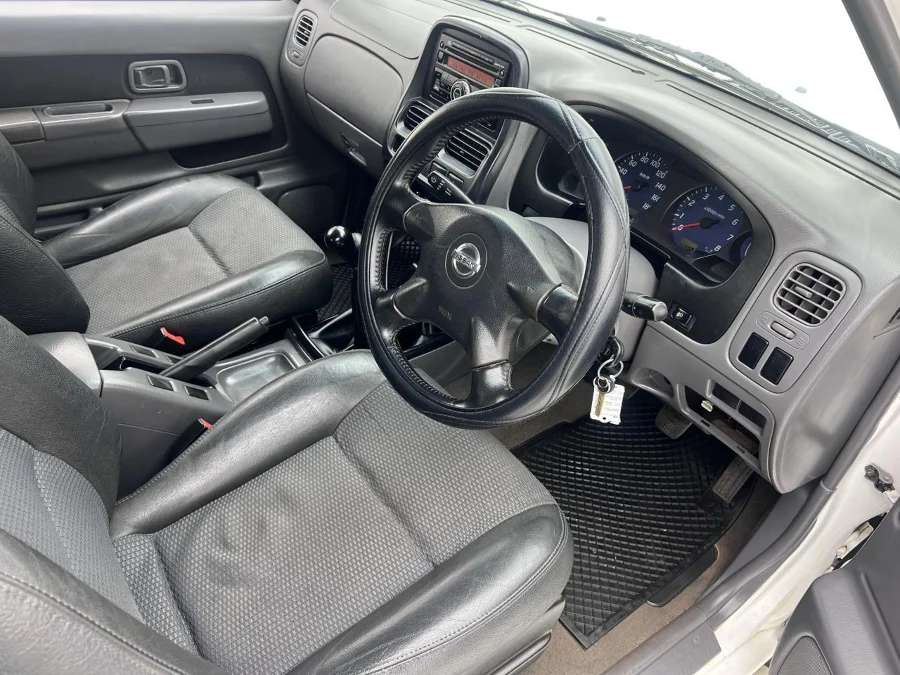 Used 2010 Nissan NP300 Hardbody 2.4 double cab 4x4 - EBK Auto