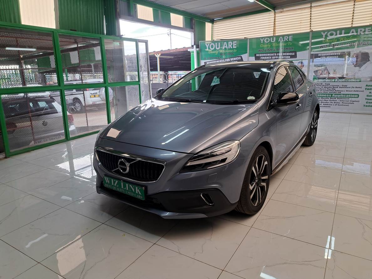 Used 2019 Volvo V40 D3 R-Design