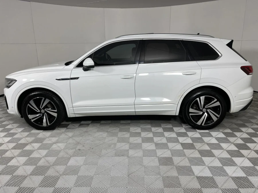 Used 2020 Volkswagen Touareg V6 TDI Executive R-Line - WeBuyCars The Dome