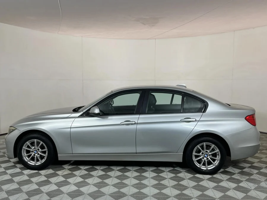 Used 2012 BMW 3 Series 320i sports-auto - WeBuyCars JHB South