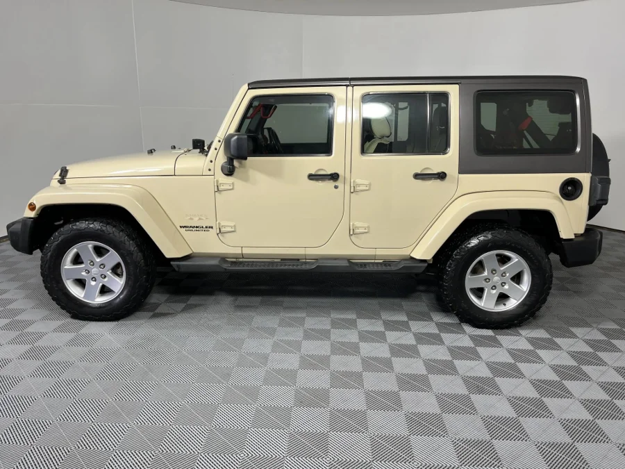 Used 2011 Jeep Wrangler Unlimited 3.8L Sahara - WeBuyCars Montana