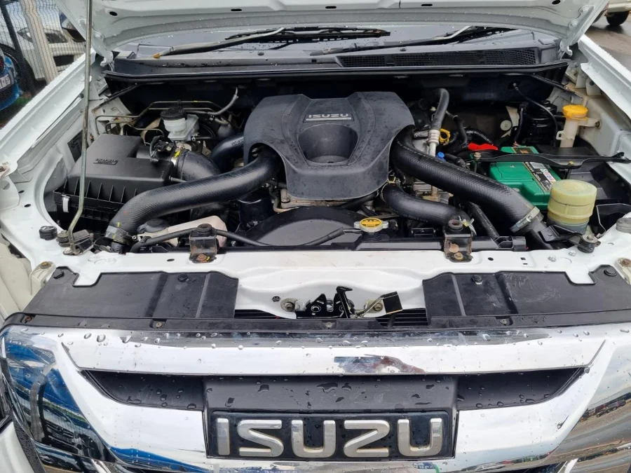 Used 2015 Isuzu KB 300D-Teq double cab LX - Carbase Auto