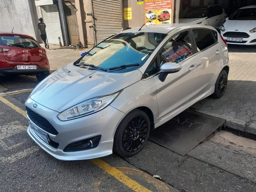 Used 2018 Ford Fiesta 5-door 1.0T Titanium auto - Carmart Auto Dealer