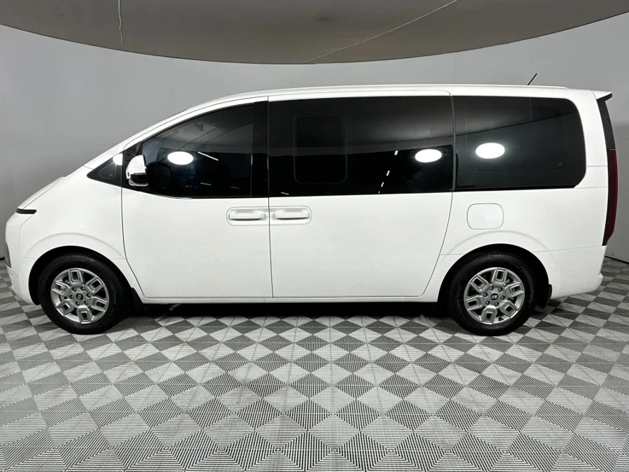 Used 2025 Hyundai Staria 2.2D Executive 11-seater - WeBuyCars Richmond Used 2025 Hyundai Staria 2.2D Executive 11-seater - WeBuyCars Richmond