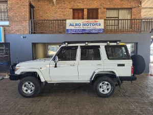 Used 2014 Toyota Land Cruiser 76 4.5D-4D V8 station wagon LX