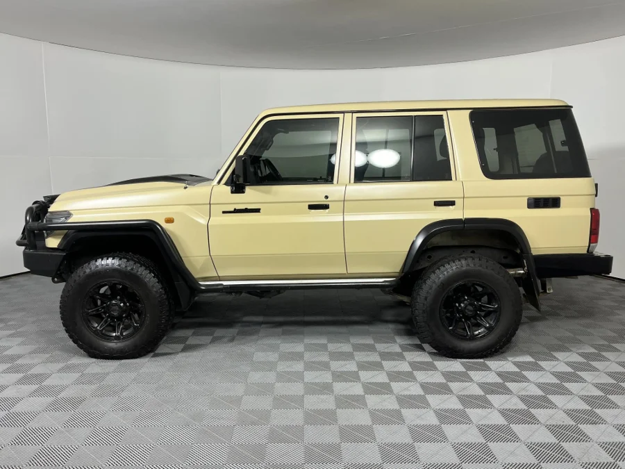 Used 2017 Toyota Land Cruiser 76 4.5D-4D V8 station wagon LX - WeBuyCars Montana Used 2017 Toyota Land Cruiser 76 4.5D-4D V8 station wagon LX - WeBuyCars Montana