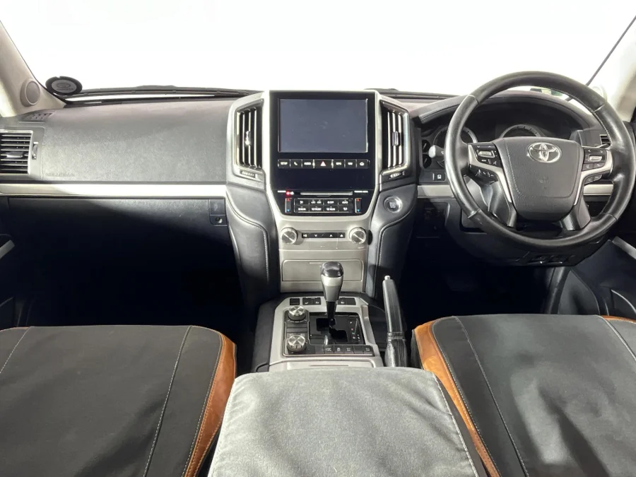 Used 2015 Toyota Land Cruiser 200 4.5D-4D V8 VX - WeBuyCars Rustenburg
