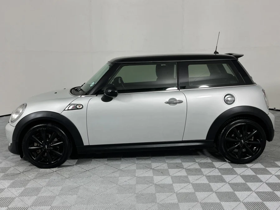 Used 2014 MINI Hatch Cooper S Hatch 3-door Seven 7 - WeBuyCars The Dome