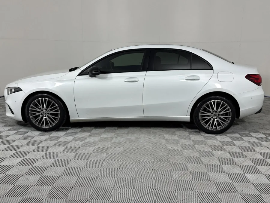 Used 2020 Mercedes-Benz A-Class A200d hatch AMG Line - WeBuyCars JHB South