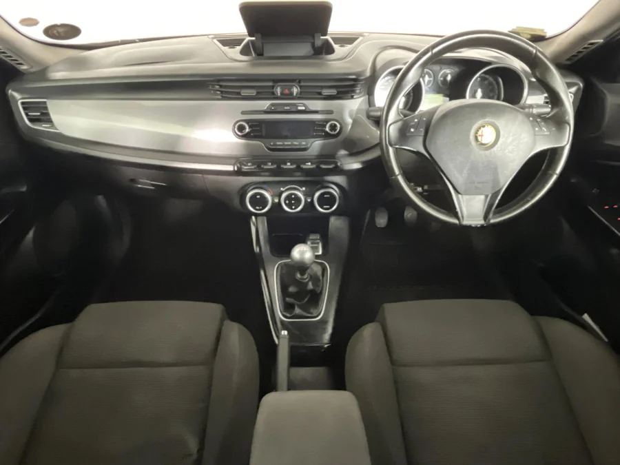 Used 2013 Alfa Romeo Giulietta 1.4TBi Distinctive - WeBuyCars Silverlakes