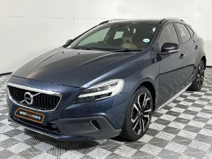 Used 2017 Volvo V40 Cross Country T4 Momentum auto