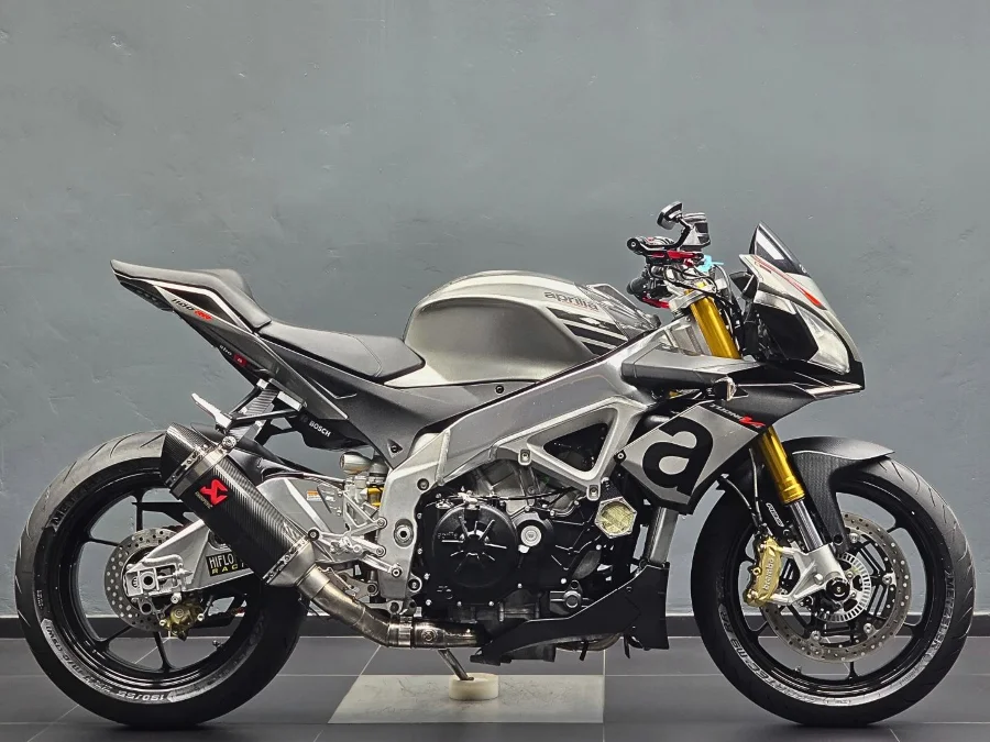 Used 2015 Aprilia Tuono 1100 V4 - Bikeshop Boksburg Used 2015 Aprilia Tuono 1100 V4 - Bikeshop Boksburg